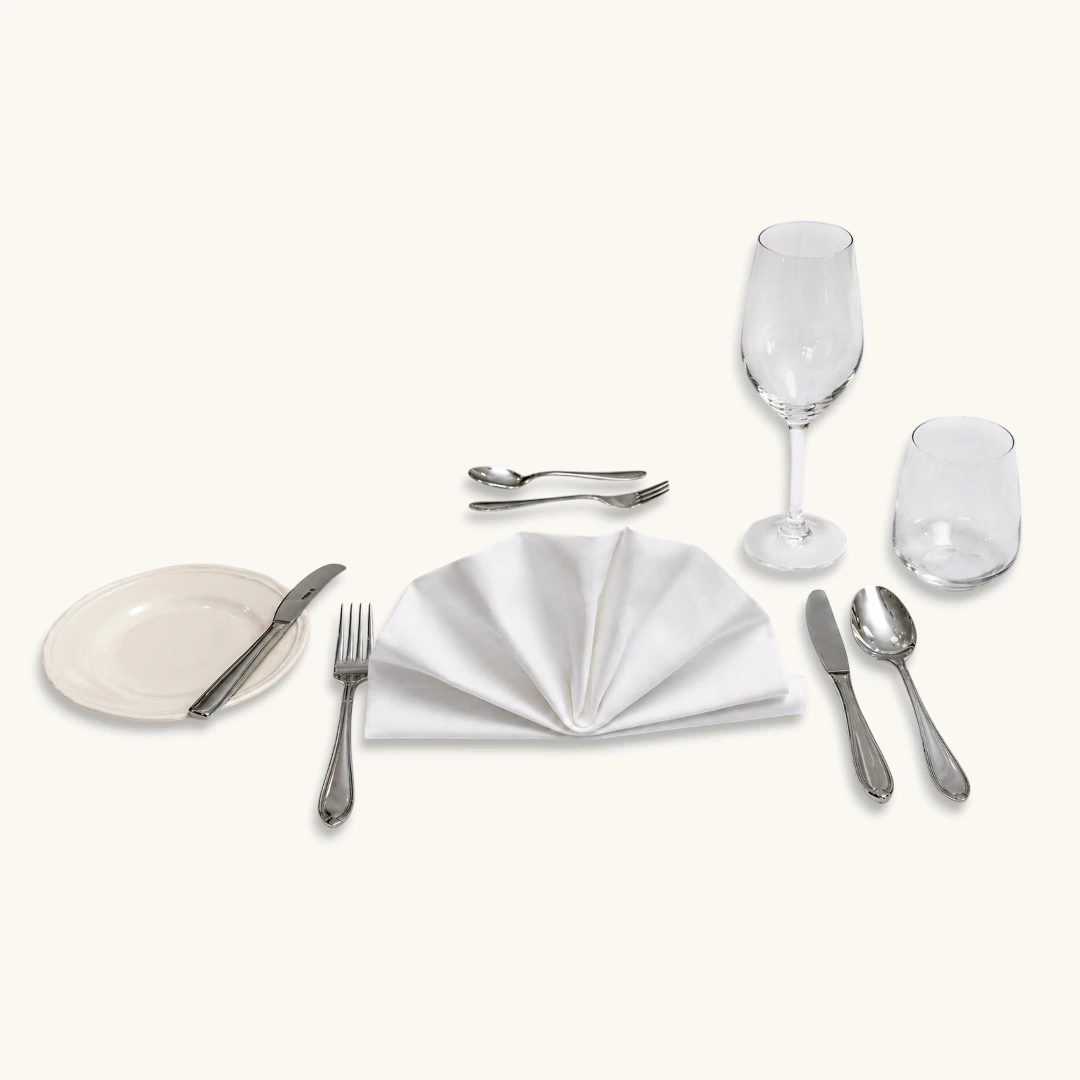 Tisch_Teller_ Glas Besteck 22
